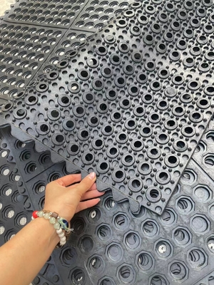 穴付きアンチ疲労マット