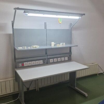 EPA エリアのための反静的ESD 作業台